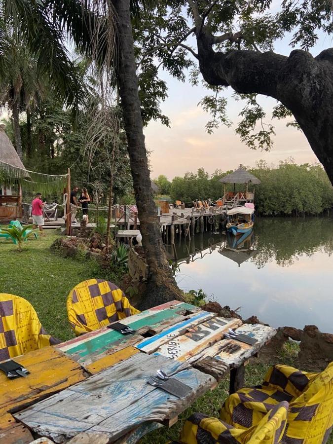 Pombo Kunda Villa Sanyang Exterior foto